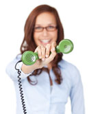 Frau mit Telefonhörer